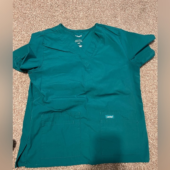 LANADU scrubs. 2 pairs!!! TOP SIZE MEDIUM AND BOTTOMS SIZE LARGE! A great deal - Picture 7 of 7